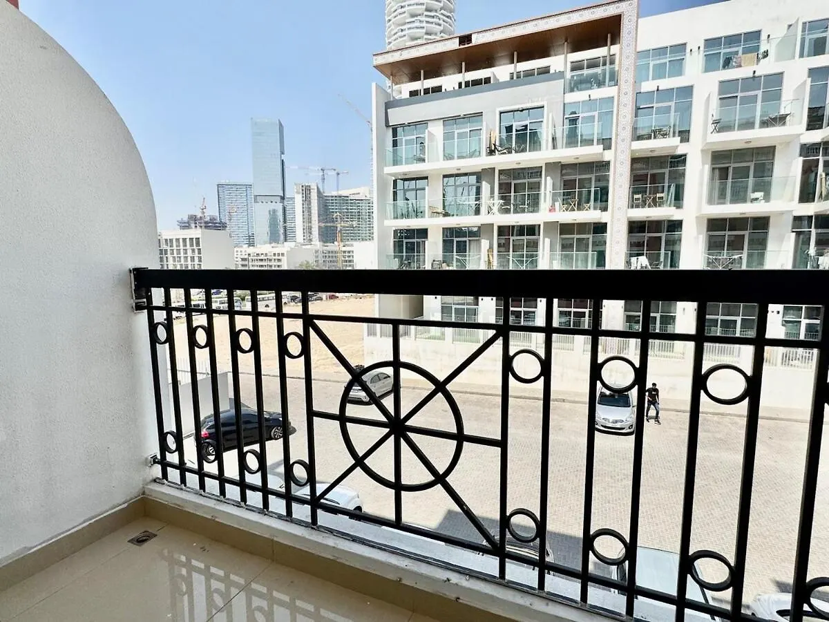 Homes2Retreat - Very Spacious Studio In The Heart Of Jvc Dubai Apartment